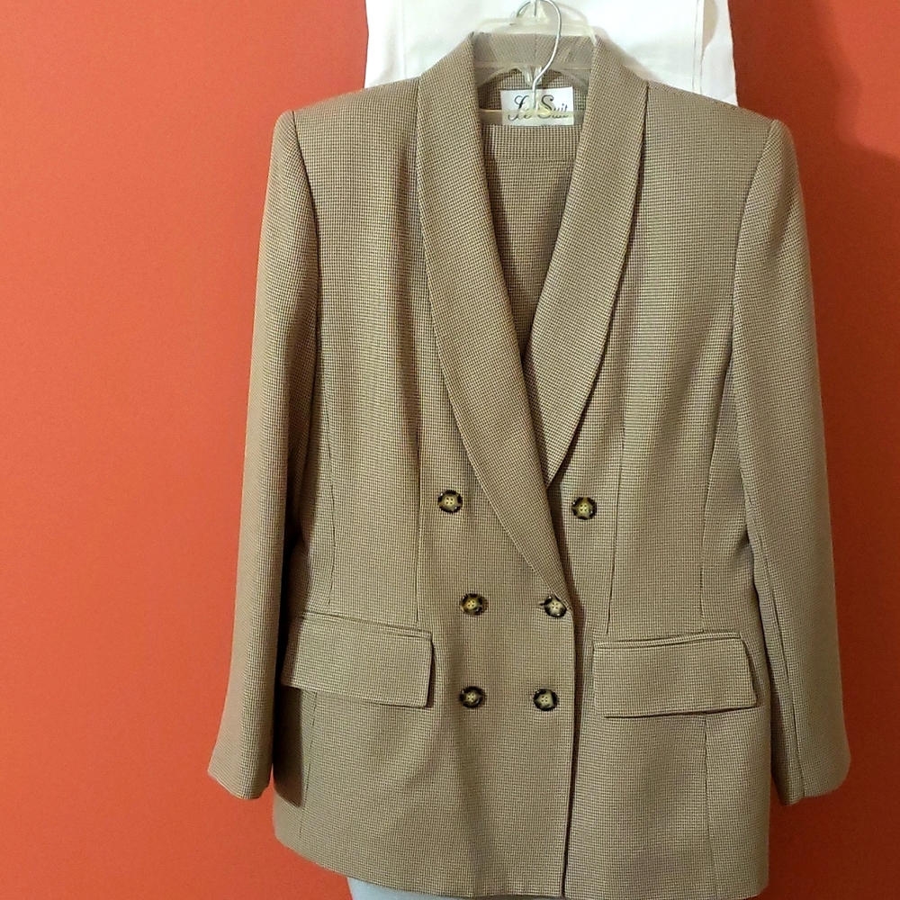 2pc business suit size 8 brown.
